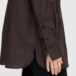 CLEAN POPLIN SKJORTE | DARK BROWN