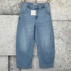 DALILA JEANS | LIGHT DENIM