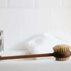 HERITAGE RYGBØRSTE I BEHANDLET ASKETRÆ