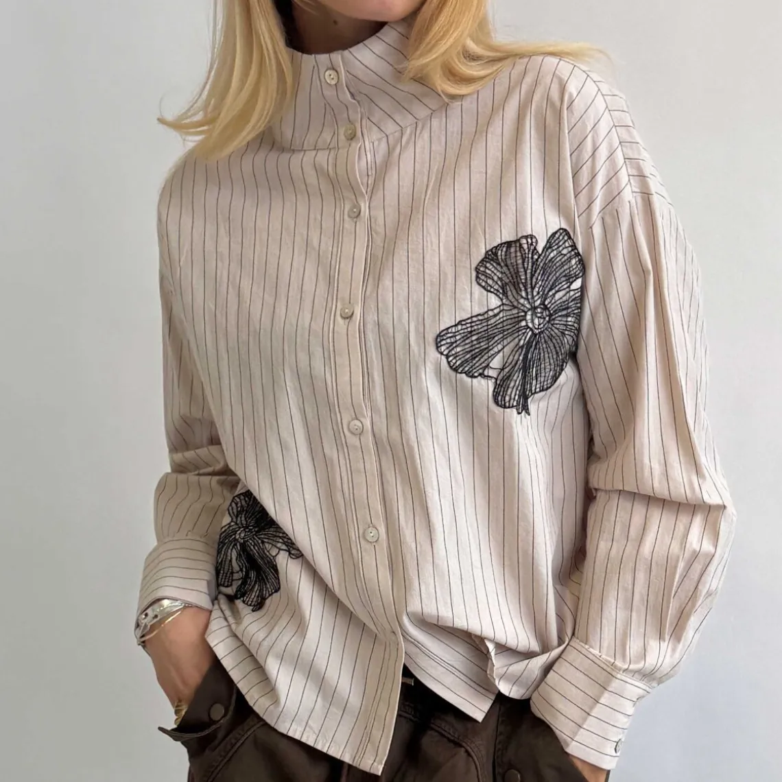 JESSIE EMBROIDERY SHIRT | SAND STRIPE