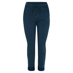 KALIE BUKSER | PETROLIO