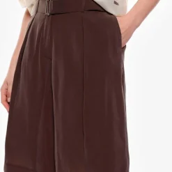 KNEE-LENGTH SHORTS W/BELT | MORO