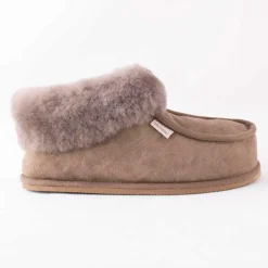 LENA HJEMMESKO I FÅRESKIND | STONE