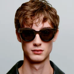 LILLY SOLBRILLER | STRIPED HORN/SORT