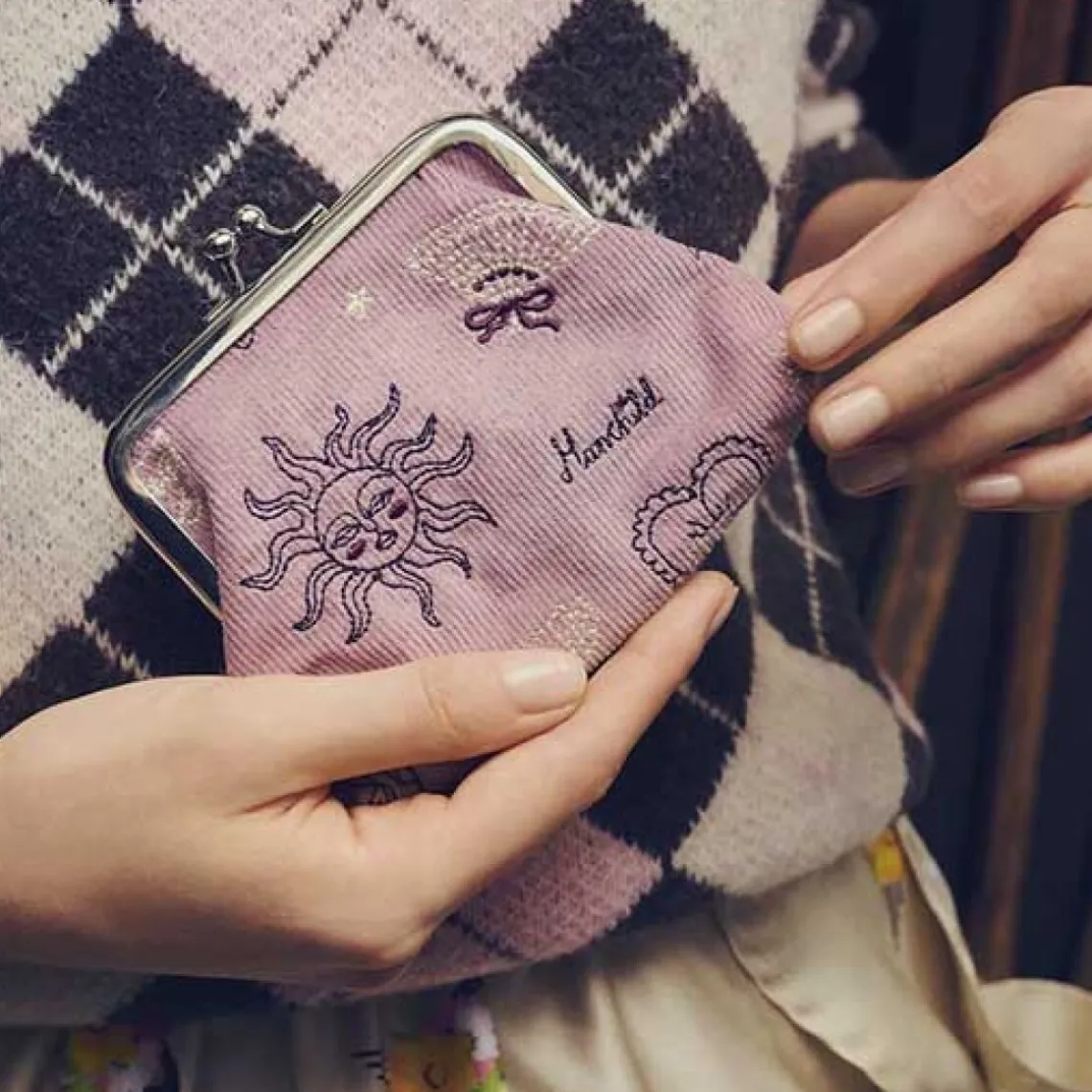 MAGIC SMALL POUCH PURPLE THEATRE MAGIC