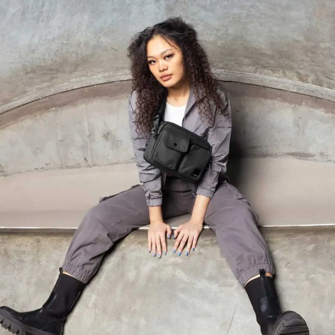 MILES TASKE 25X18X8 CM | SORT