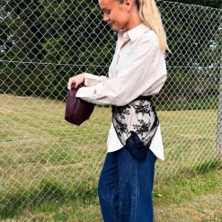 MIRIANA TRIANGLE LACE SCARF | BLACK