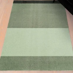 MÅTTE STRIPES HORIZONT 67X120 | LIGHT/DUSTY/DARK GREEN