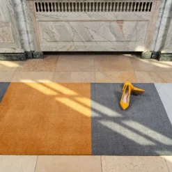 MÅTTE STRIPES HORIZONTAL 60X90 | DIJON/GRÅ