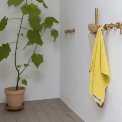 NARAM BADEHÅNDKLÆDE | PRISTINE/NEON YELLOW