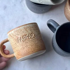 ODA KOP M/NAVN I STENTØJ 8X8CM | FARFAR/BRUN