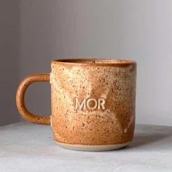 ODA KOP M/NAVN I STENTØJ 8X8CM | MOR/BRUN