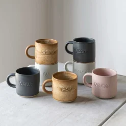 ODA KOP M/NAVN I STENTØJ 8X8CM | BEDSTE/BRUN