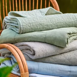 QUILT 130X180 | HVID/STØVGRØN