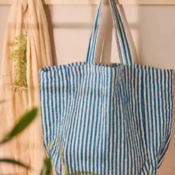 QUILTET TASKE | OFF WHITE/BLÅ