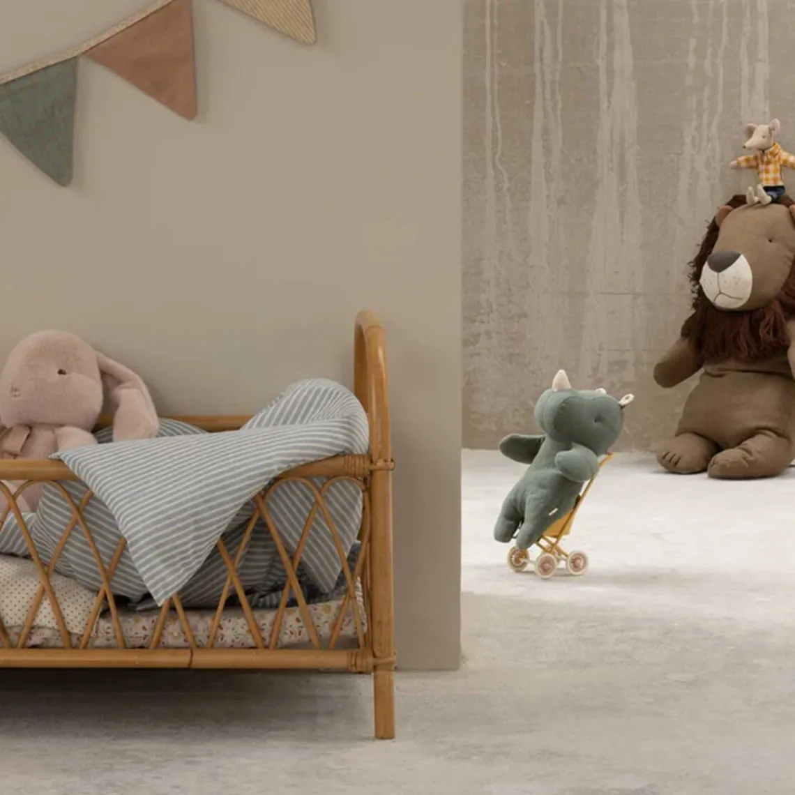 SAFARI FRIENDS NÆSEHORN LILLE | PINE