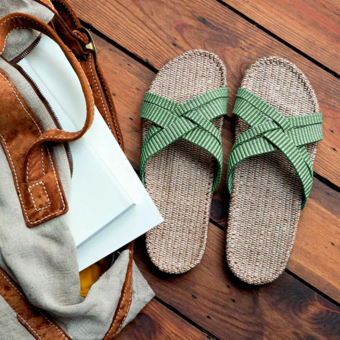 SHANGIES WOMAN NO. 1 | GREEN LEAVES