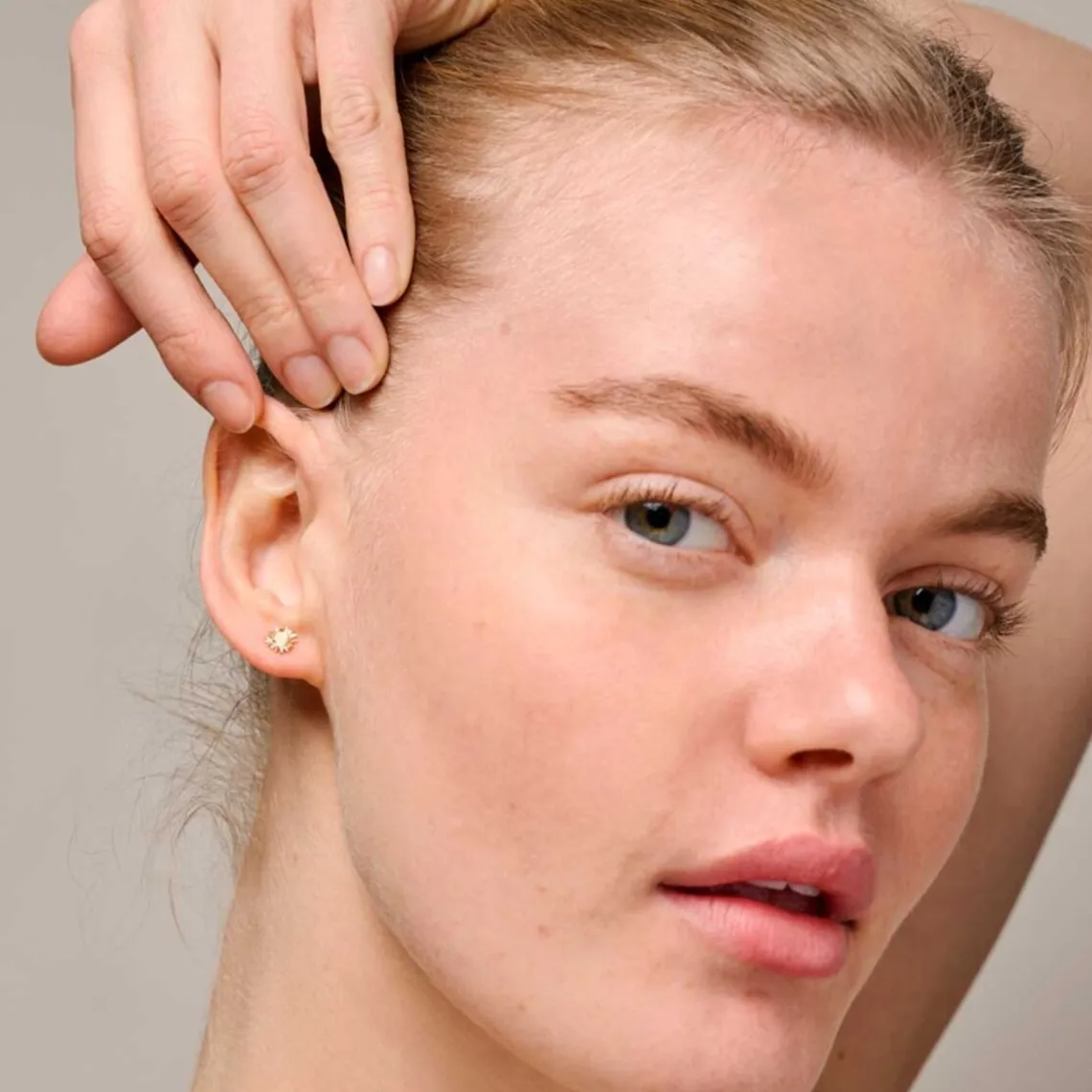 SMALL SUNSHINE STUDS | DAISY