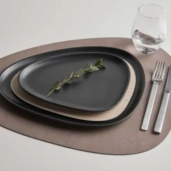 TABLEMAT CURVE LARGE HIPPO 37X44 CM | NOMAD GREY
