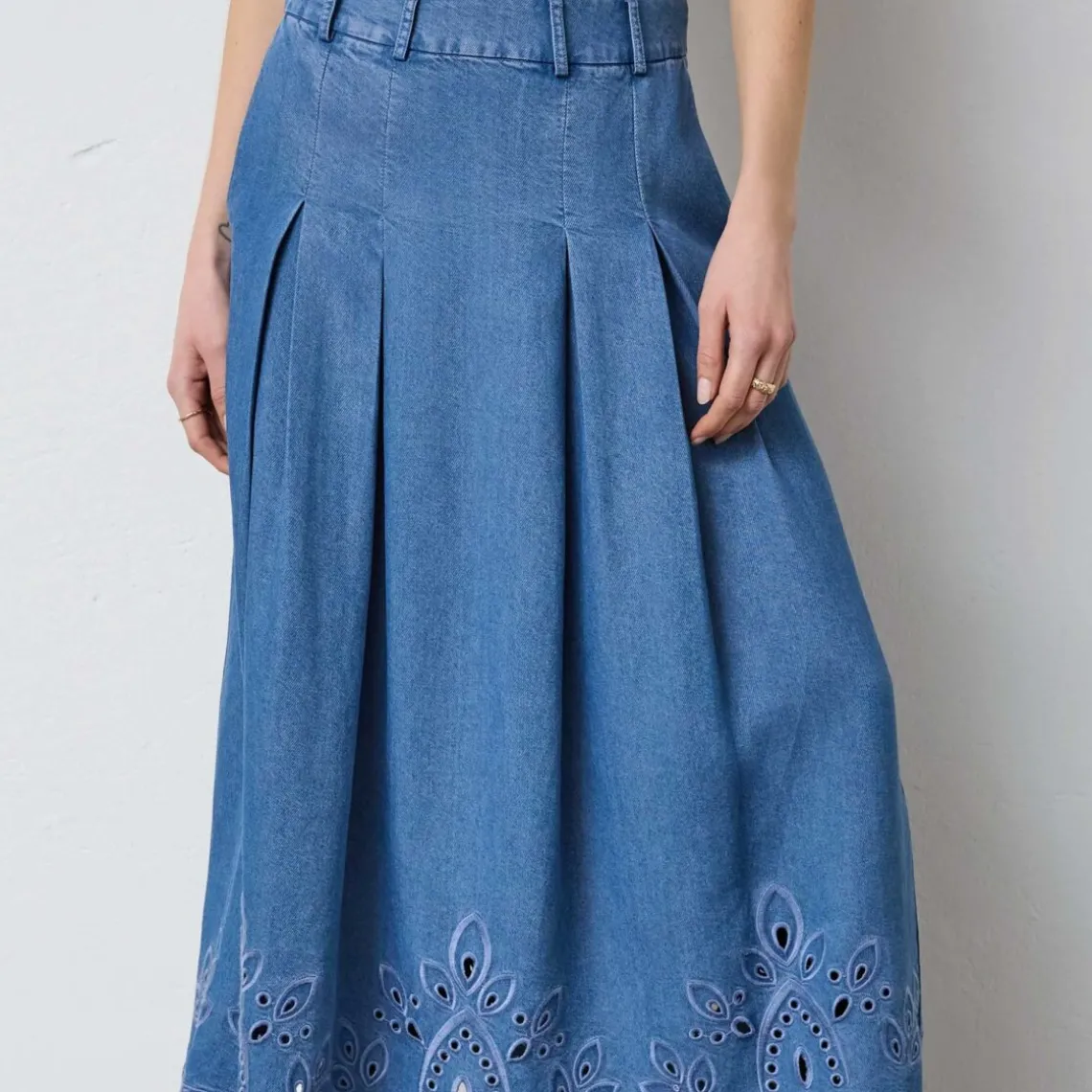 TILLY PLEAT EMB SKIRT | DENIM BLUE