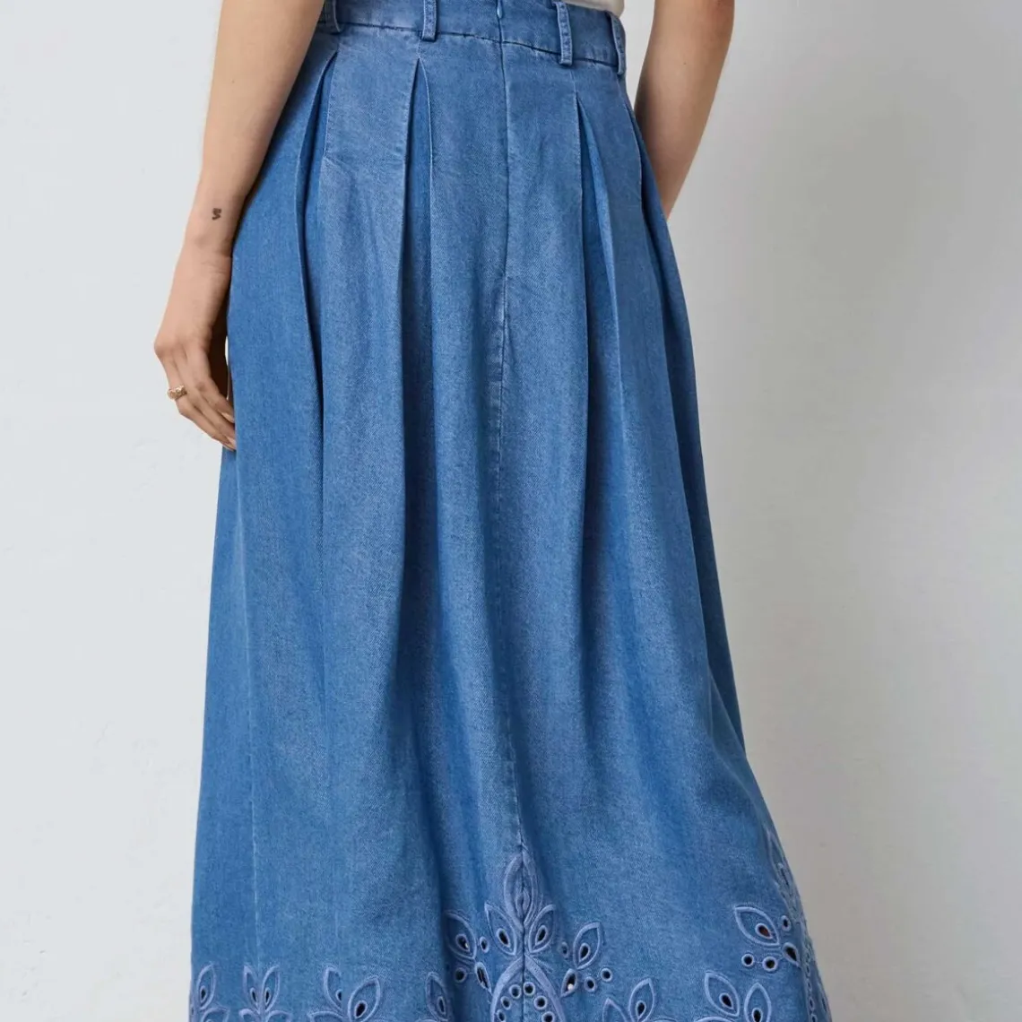 TILLY PLEAT EMB SKIRT | DENIM BLUE